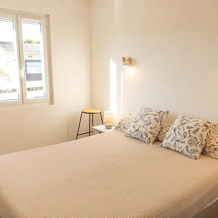 Appartamento Avec Piscine Et Jacuzzi à 50mètres De La Et 5min De L'allée Des Pins