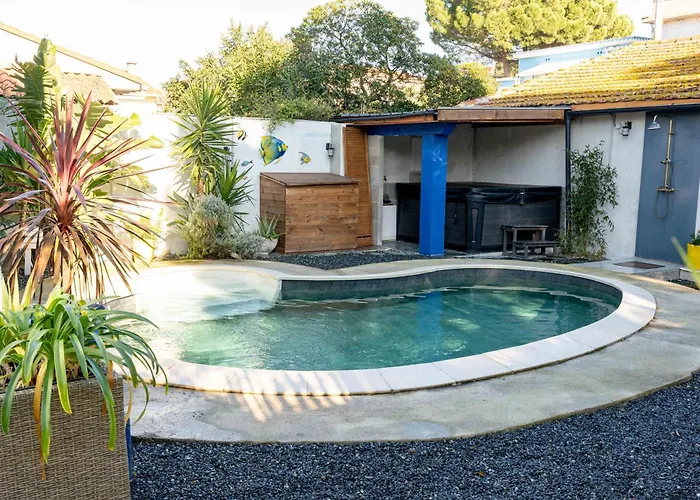 Avec Piscine Et Jacuzzi A 50metres De La Et 5min De L'allee Des Pins Апартаменты